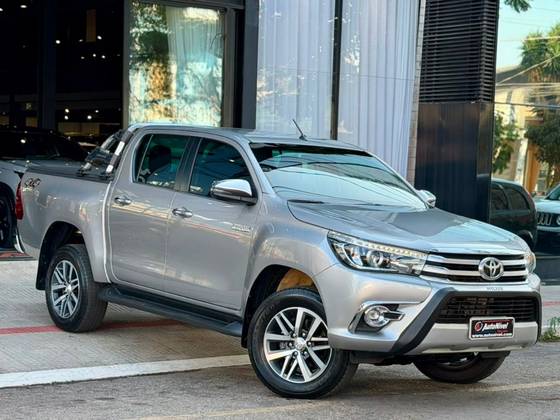 TOYOTA HILUX 2.8 SRX 4X4 CD 16V DIESEL 4P AUTOMÁTICO TOYOTA HILUX 2.8 SRX 4X4 CD 16V DIESEL 4P AUTOMÁTICO